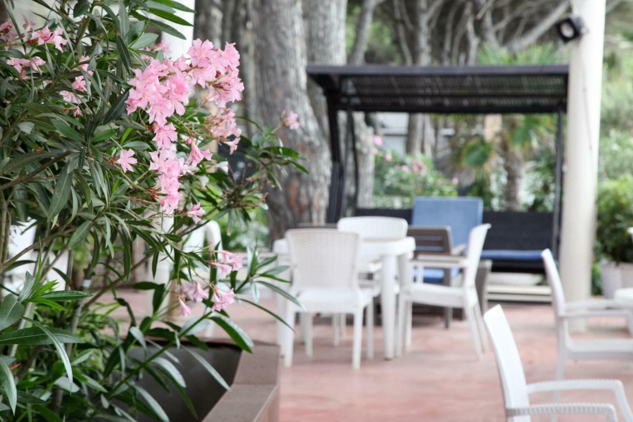 Fafa Beach Hotel Golem  Exterior foto